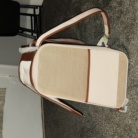 NEW, VERY NICE, NEVER USED VOOCOO Small Pet Carrier Backpack...Cat, Dog, etc. - Picture 5 of 15